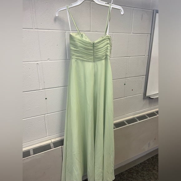 B2 by Jasmine- pale green prom dress, size 8 - Picture 3 of 6